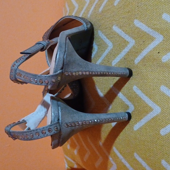 Adrienne Vittadini dress shoes - Picture 3 of 4